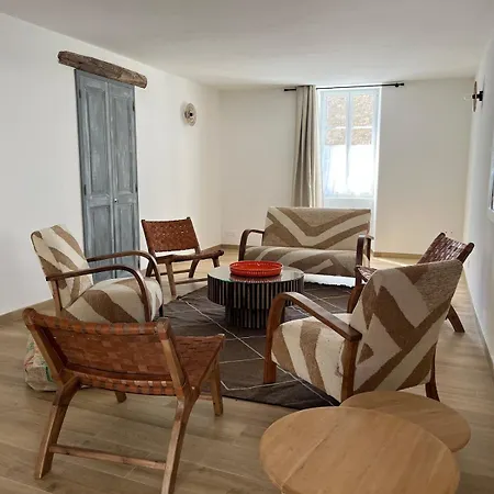 Holiday home Maison De Charme Renovee